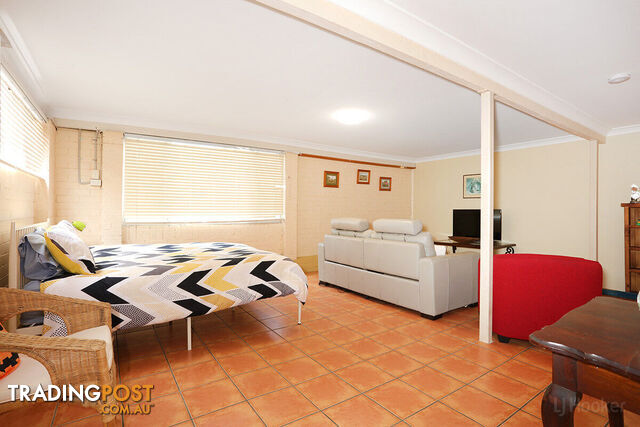 25 Clam Street RUNAWAY BAY QLD 4216