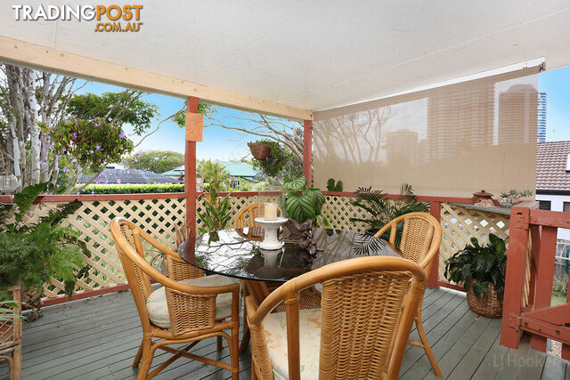 25 Clam Street RUNAWAY BAY QLD 4216