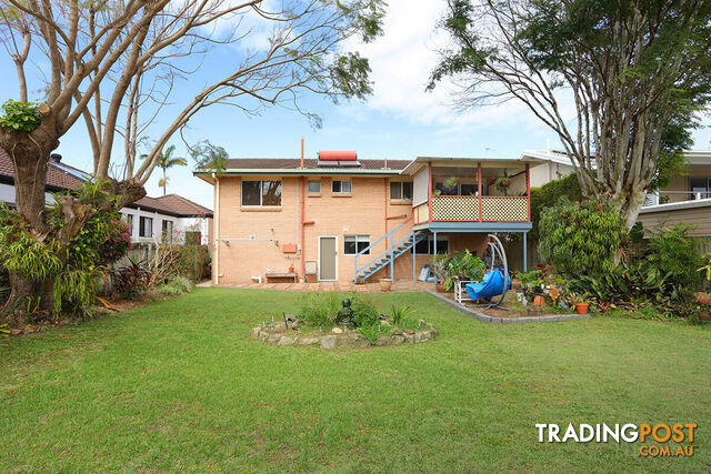 25 Clam Street RUNAWAY BAY QLD 4216