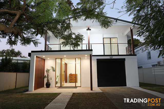 35 Deagon Drive RUNAWAY BAY QLD 4216