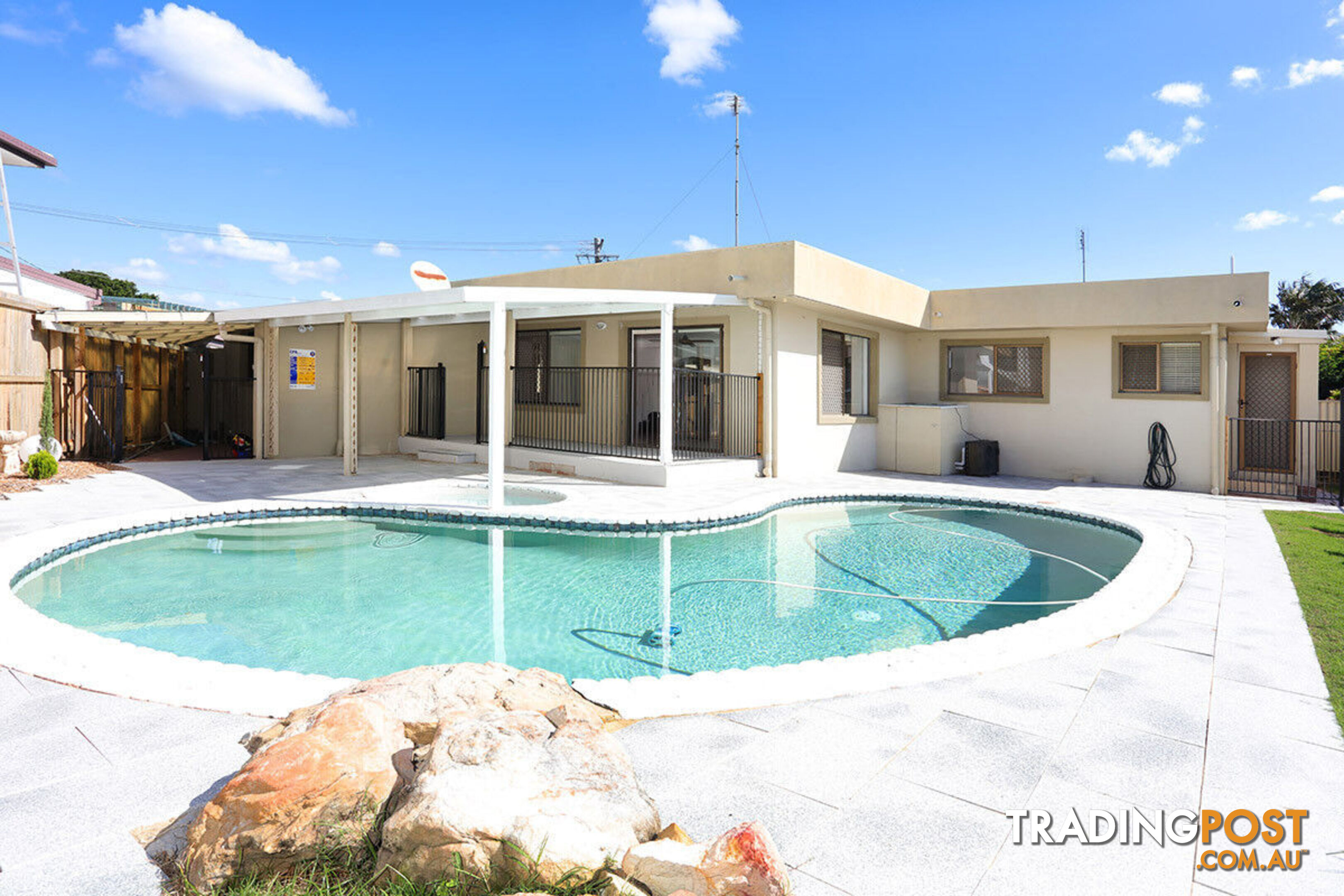 11 Topaz Court HOLLYWELL QLD 4216