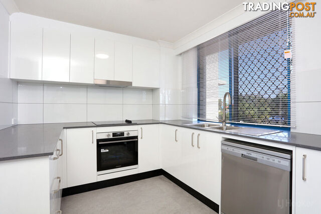 2/249 Bayview Street HOLLYWELL QLD 4216