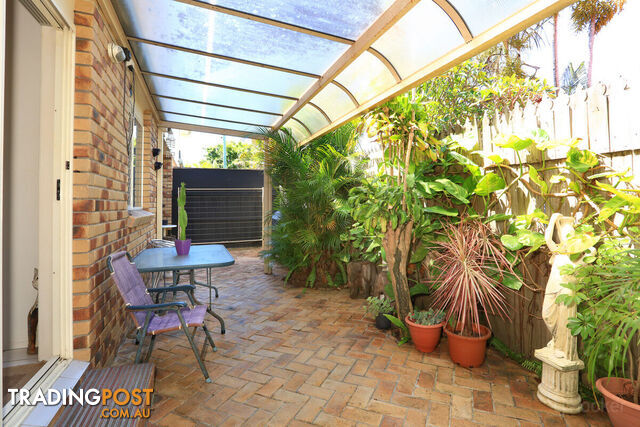 2/36-38 Broad Street LABRADOR QLD 4215