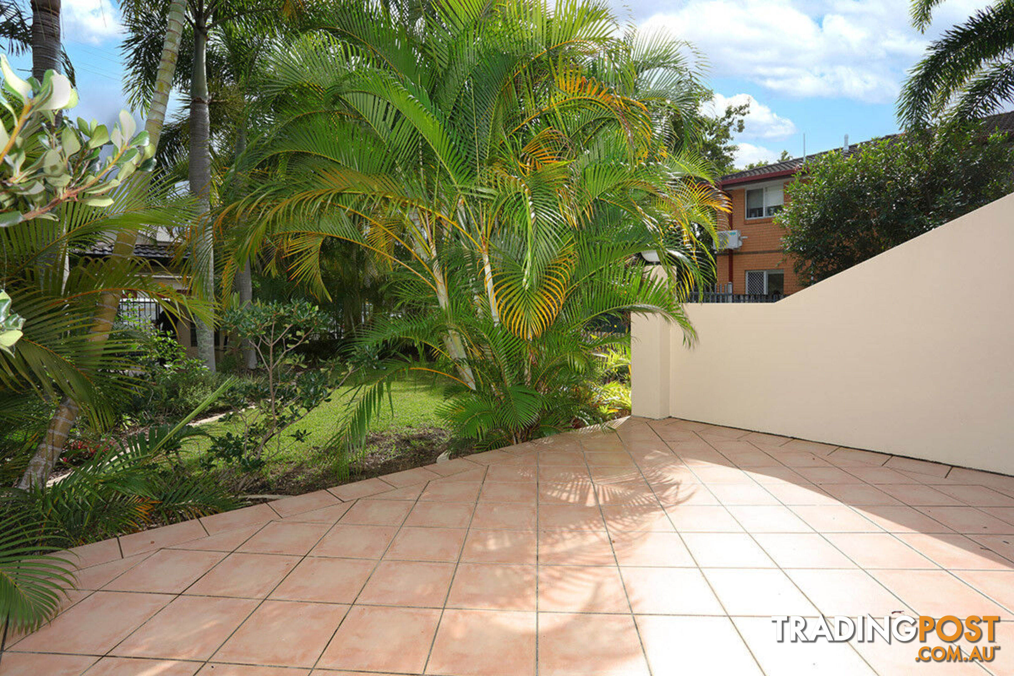 8/31 Middle Street LABRADOR QLD 4215