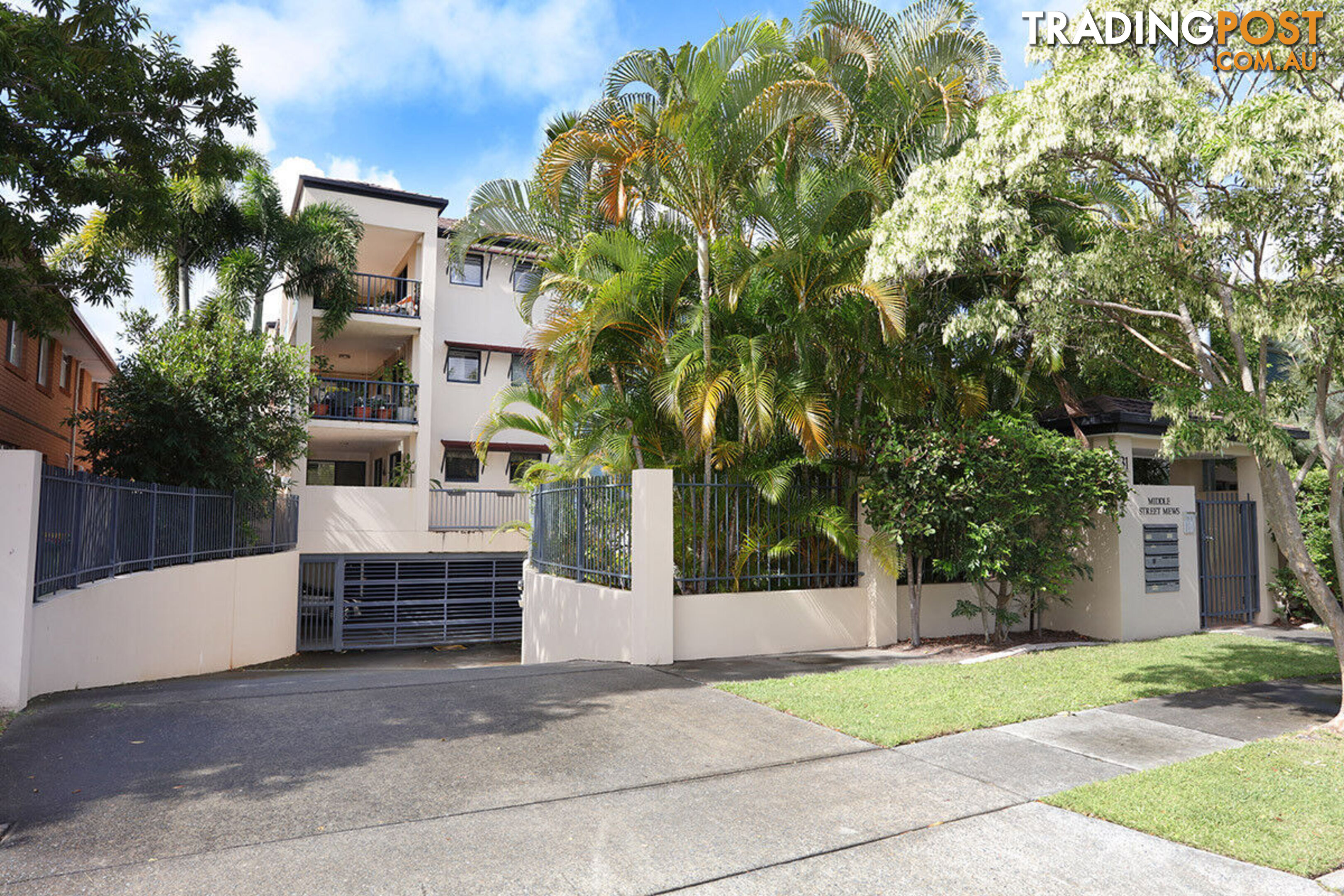 8/31 Middle Street LABRADOR QLD 4215