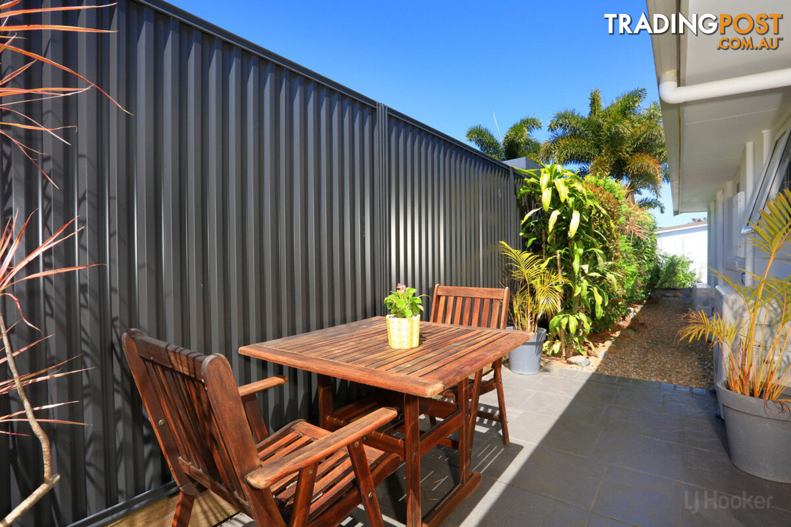 16 Robin Avenue PARADISE POINT QLD 4216