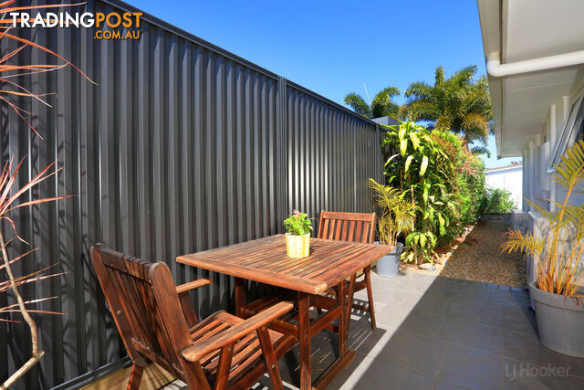 16 Robin Avenue PARADISE POINT QLD 4216