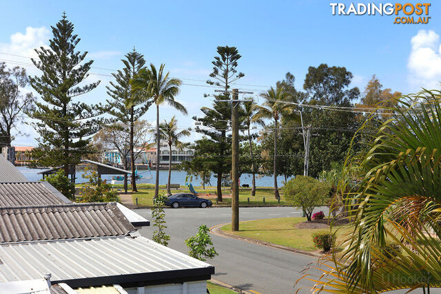 2/3 Muscovey Avenue PARADISE POINT QLD 4216