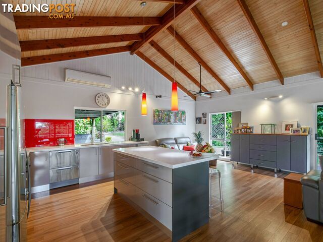 2-6 Milton Terrace OAK BEACH QLD 4877 - photo 3 of 25