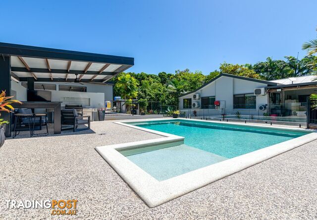 1-5 Nancy Close OAK BEACH QLD 4877