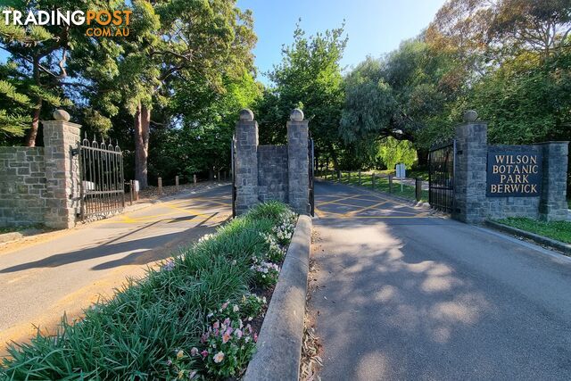 17 Pagebrook Road BERWICK VIC 3806