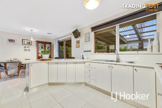 58 Collins Crescent BERWICK VIC 3806