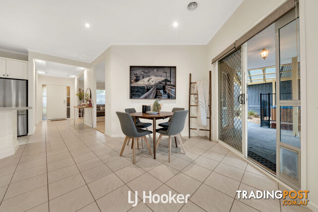 6 Loders Way BERWICK VIC 3806