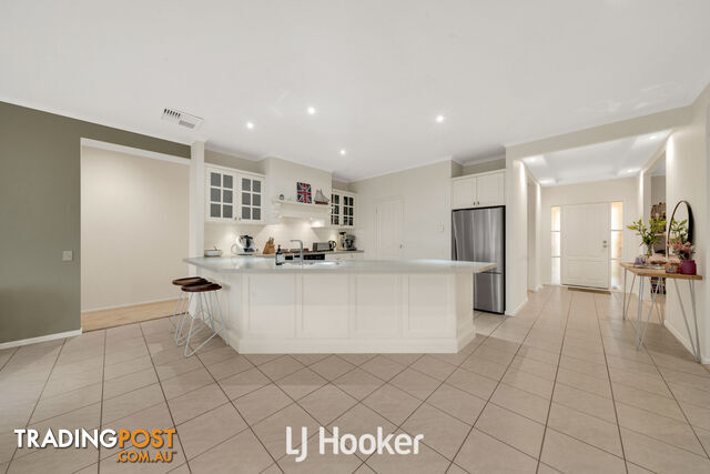 6 Loders Way BERWICK VIC 3806