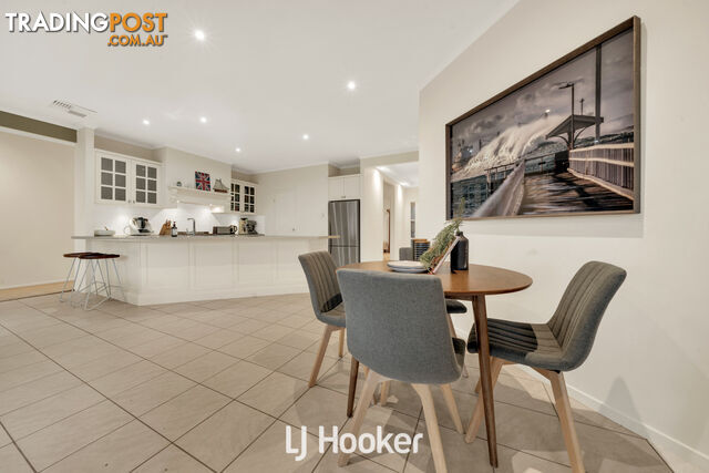 6 Loders Way BERWICK VIC 3806