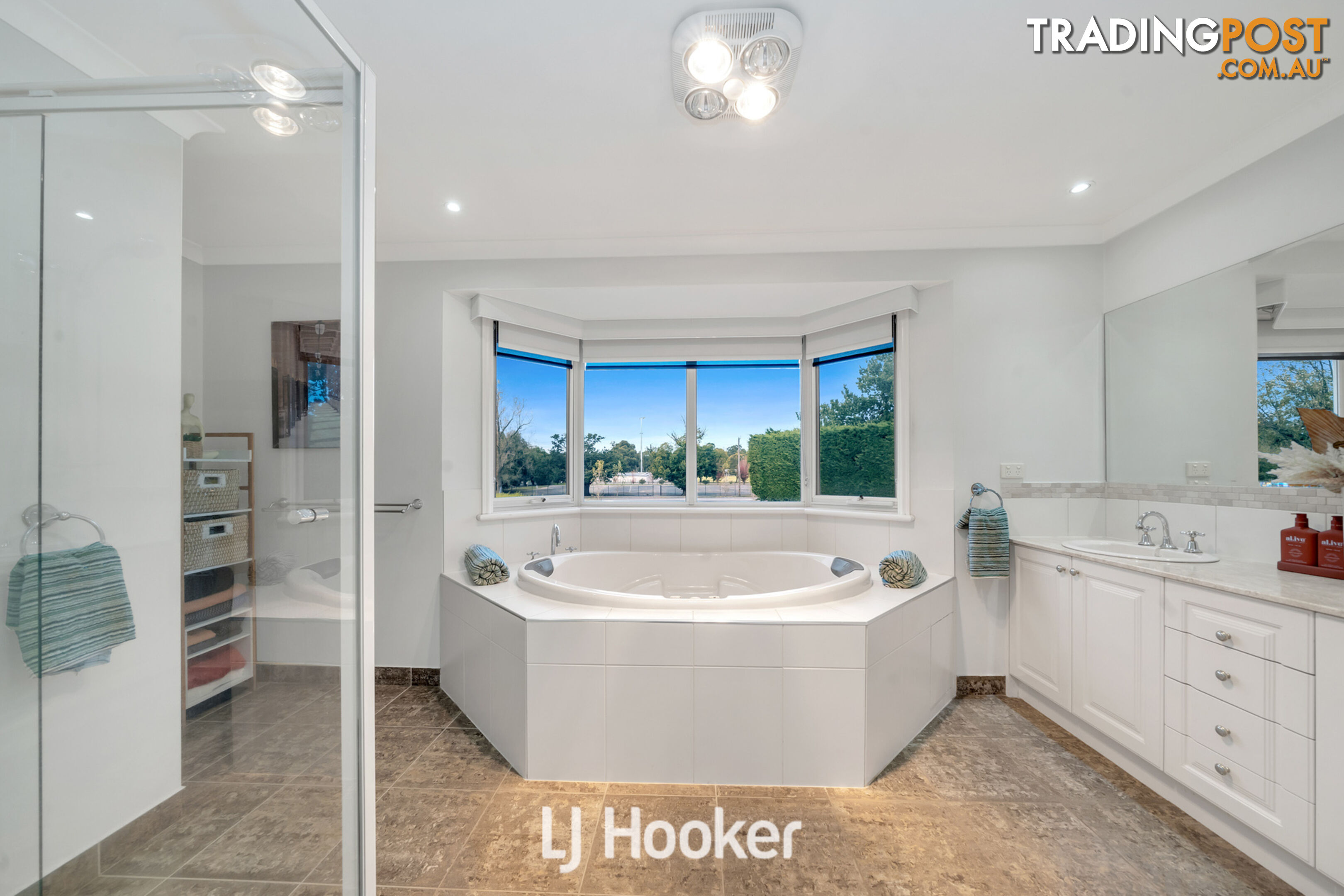 16 Mandurah Chase BERWICK VIC 3806