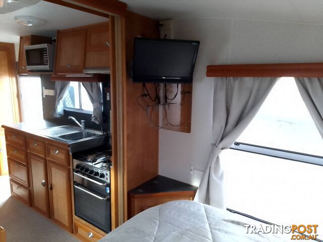 ROADSTAR DAINTREE 22FT TOURING CARAVAN