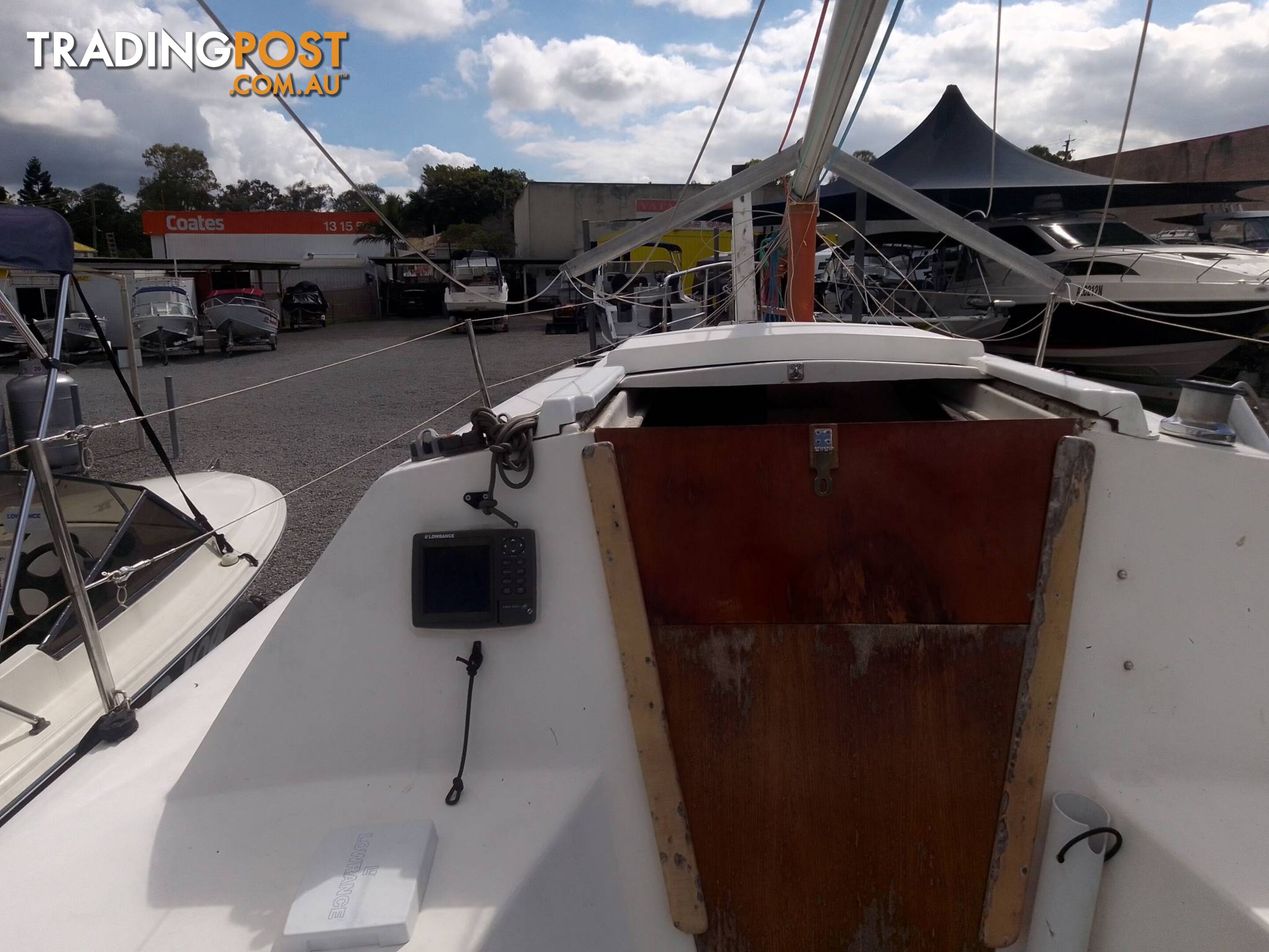 BLAZER 740 TRAILER SAILOR 7.4M SAIL BOAT -15HP YAMAHA 2 STROKE OUTBOARD AND TRAILER