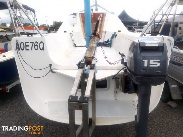 BLAZER 740 TRAILER SAILOR 7.4M SAIL BOAT -15HP YAMAHA 2 STROKE OUTBOARD AND TRAILER