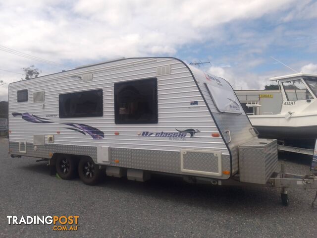 USED 2017 21FT NEW AGE OZ CLASSIC TOURING CARAVAN