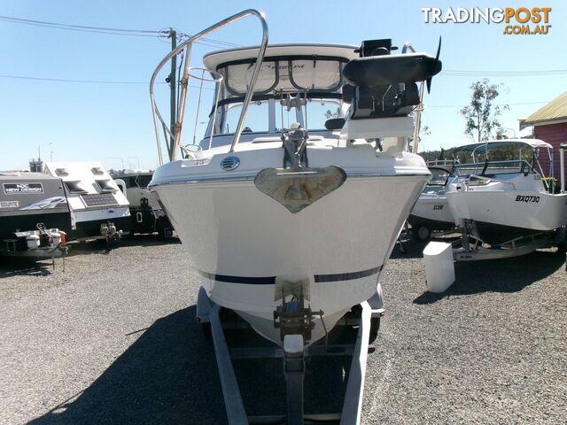 USED 2007 PROLINE - 23 EXPRESS WALK AROUND - POWERED BY A 2024 YAMAHA 250HP 4-STROKE WITH ONLY 199 HOURS - photo 3 of 40