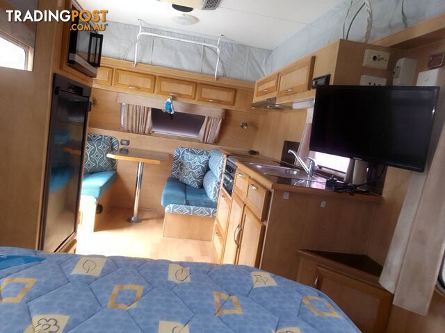 2009 BILLABONG BUDGEE 17.5FT TOURING CARAVAN