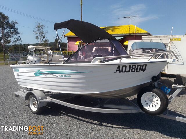 SEA JAY 435 CLASSIC 4.5M RUNABOUT-40HP HONDA 4 STROKE OUTBOARD AND TRAILER