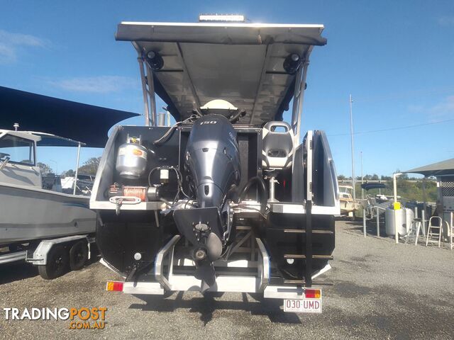 USED 2021 MANCRAFT 8.00M PONTOON BOAT WITH 2020 MODEL 150HP YAMAHA 4 STROKE ENGINE ON A 2021 DAVID BALE BUILT ALLOY CUSTOM BUILT TRAILER - photo 4 of 25
