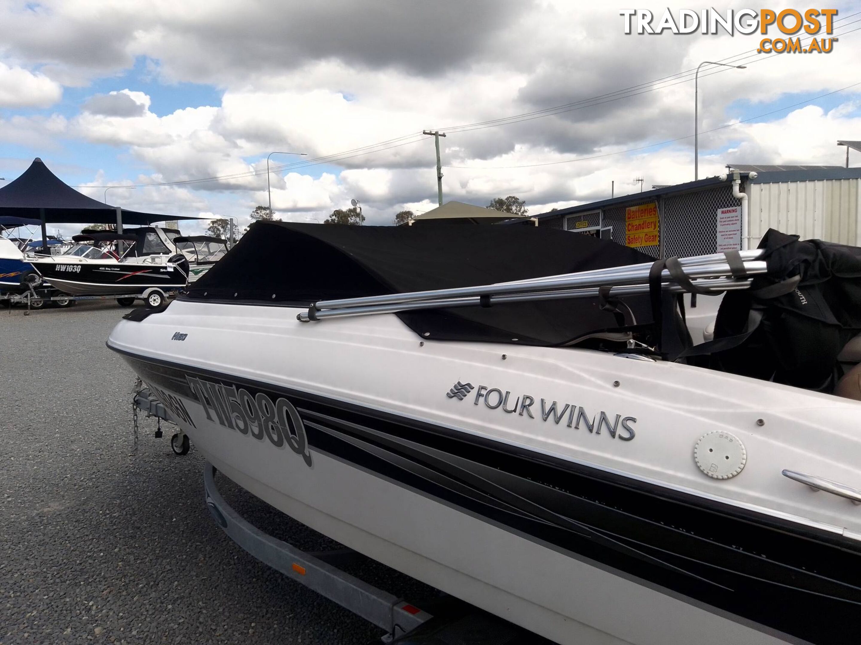 FOUR WINNS BOWRIDER 180 HORIZON-135HP MERCRUISER STERNDRIVE AND TRAILER