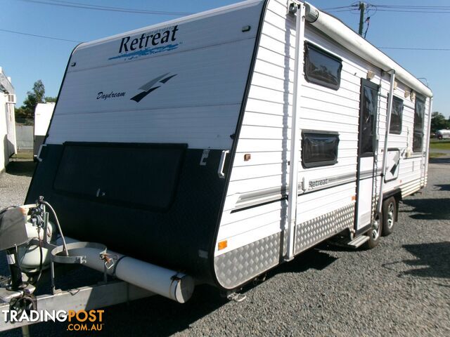 USED 2011 RETREAT DAYDREAM FAMILY CARAVAN - 24FT - SLEEPS 4