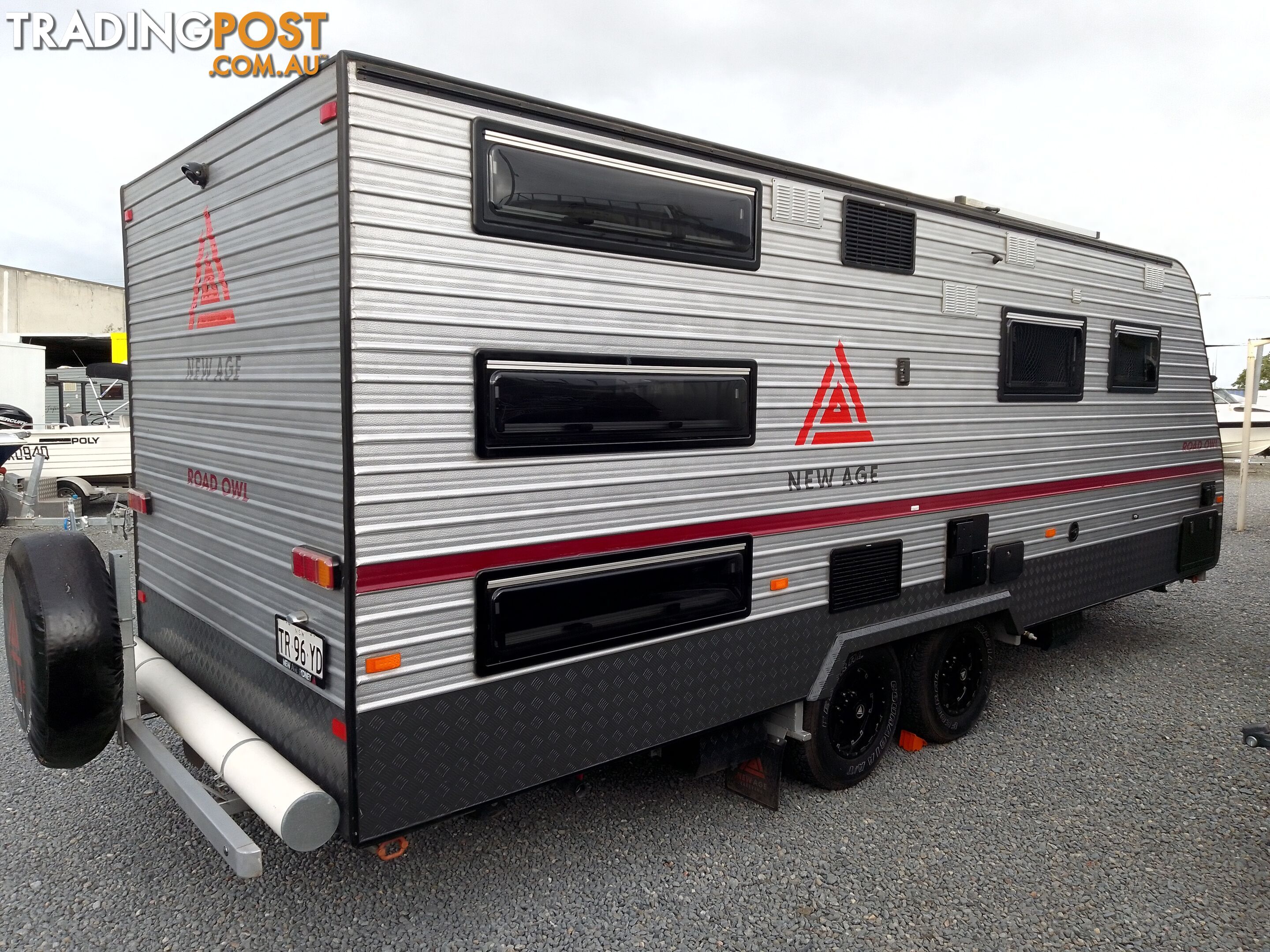 NEW AGE ROAD OWL 21FT CARAVAN WITH 3 BUNKS