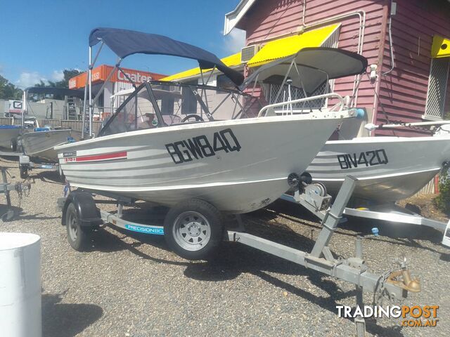 USED STACER SEAHAWK 4.1M POWERED BY LOW HOURS 40HP 4 STROKE YAMAHA OUTBOARD ON A...
