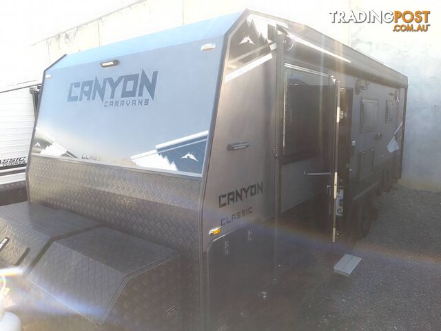CANYON CLASSIC 21'6"FT SEMI-OFF ROAD FAMILY WITH 3 BUNKS