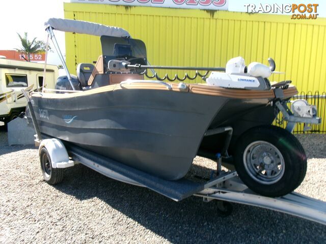 QUANTUM CAT 480 CENTRE CONSOLE 2022