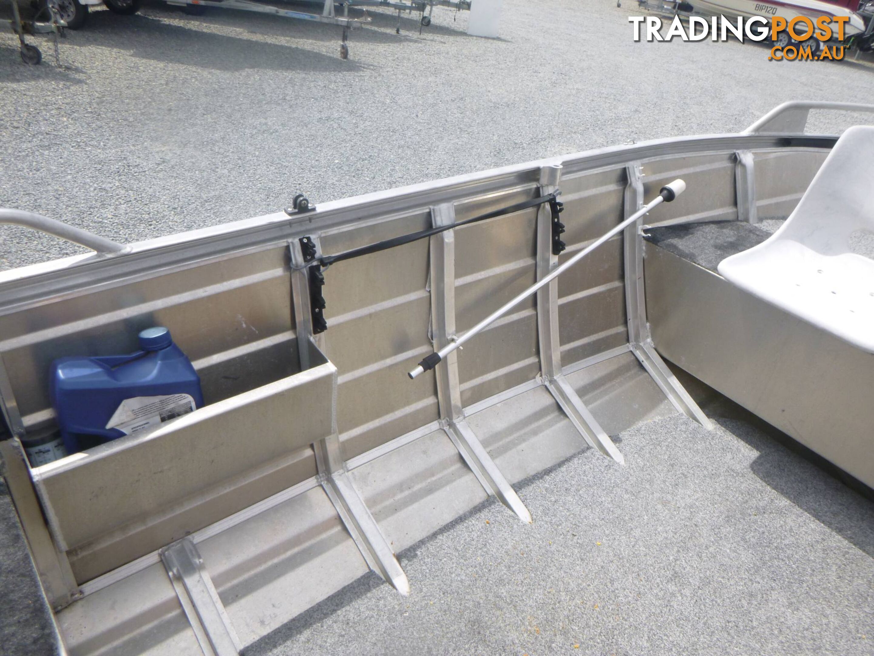 STESSCO CATCHER 429 SIDE CONSOLE RUNABOUT-30HP YAMAHA AND TRAILER 2014