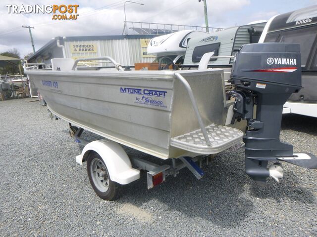 STESSCO CATCHER 429 SIDE CONSOLE RUNABOUT-30HP YAMAHA AND TRAILER 2014