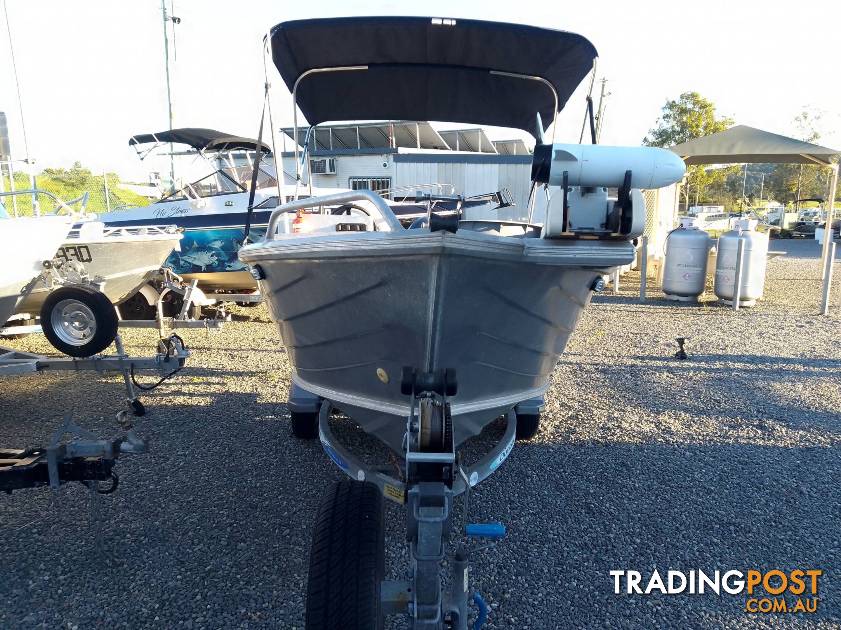HORIZON 420 ALL-ROUNDER SIDE COSOLE 40HP YAMAHA 4 STROKE AND TRAILER