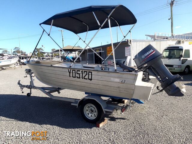 CLARK 4.3M SEA HUNTER WITH 40HP YAMAHA 2 STROKE OUTBOARD AND TRAILER