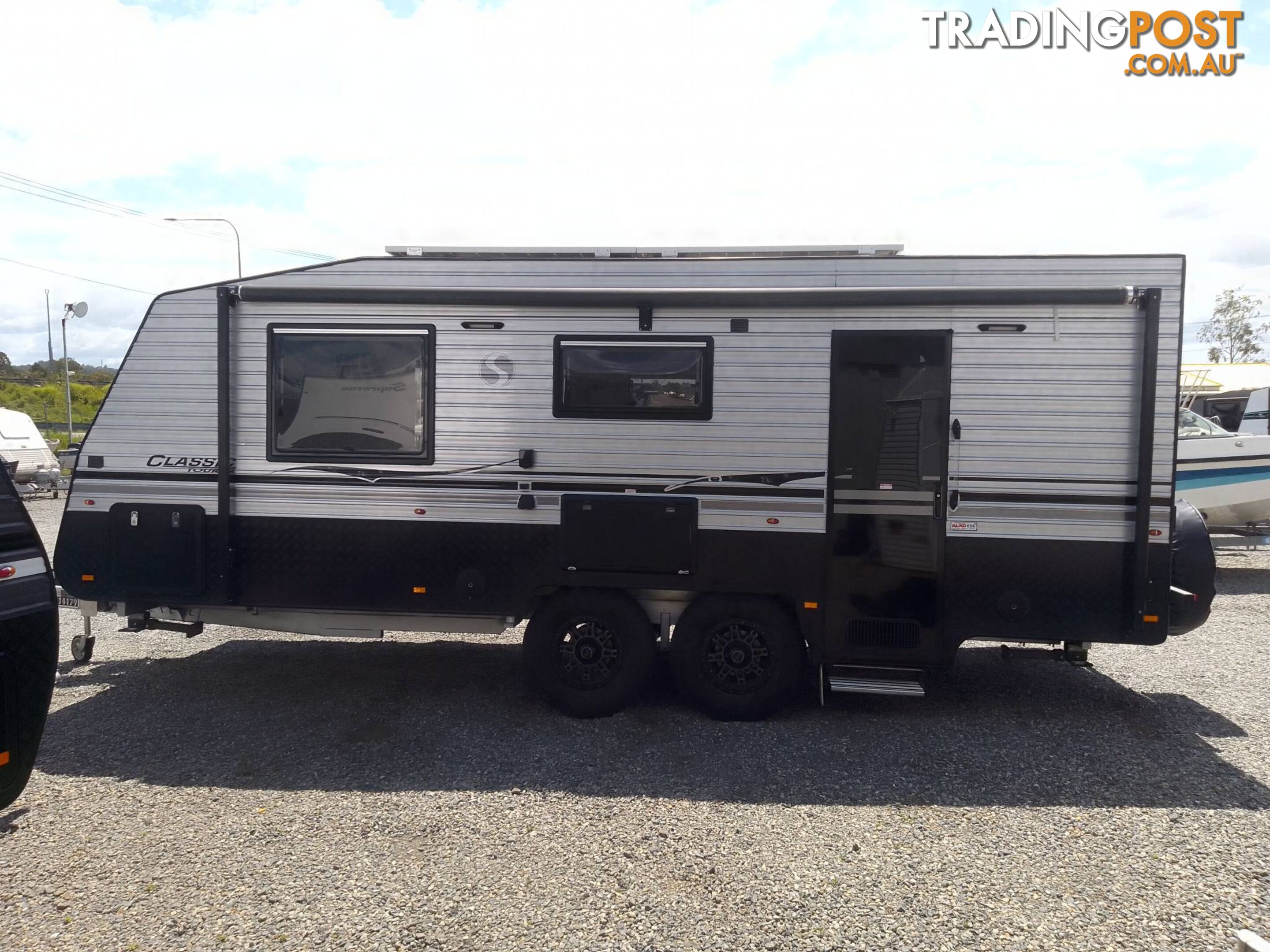 SUPREME CLASSIC TOURER 22FT OFF-ROAD CARAVAN