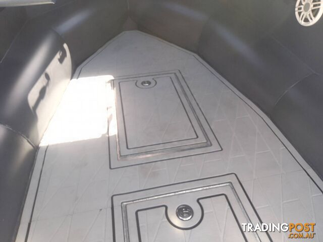 NEW ACRAFT MARINE ABSOLUTE HT 725 HALF CABIN WITH 200HP SUZUKI 4 STROKE OUTBOARD AND TRAILER - photo 4 of 33
