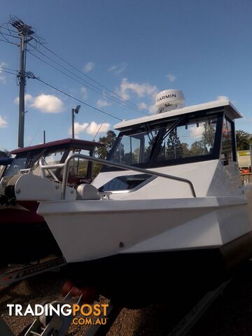 NEW ACRAFT MARINE ABSOLUTE HT 725 HALF CABIN WITH 200HP SUZUKI 4 STROKE OUTBOARD AND TRAILER - photo 5 of 33