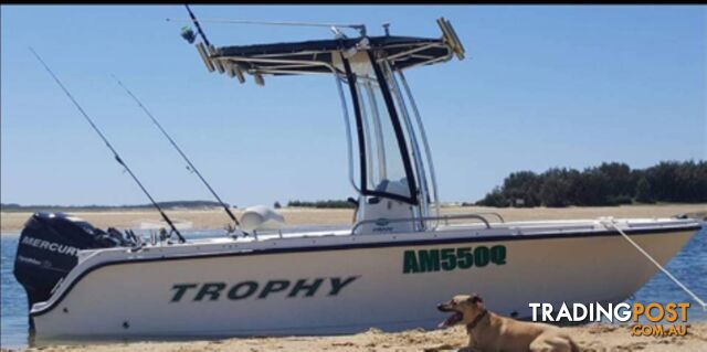 TROPHY 1703 CENTRE CONSOLE - 115HP MERCURY OPTIMAX AND TRAILER