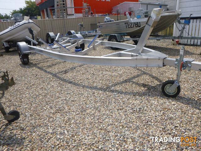 CUSTOM MADE ALLOY BOAT TRAILER TO SUIT 5.2-6.2M BOATS