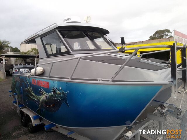 GOSPEL BOAT COMPANY 7.9M HALF CABIN SHARK CAT - TWIN 140HP TOHATSU OUTBOARDS AND OZI TRAILER