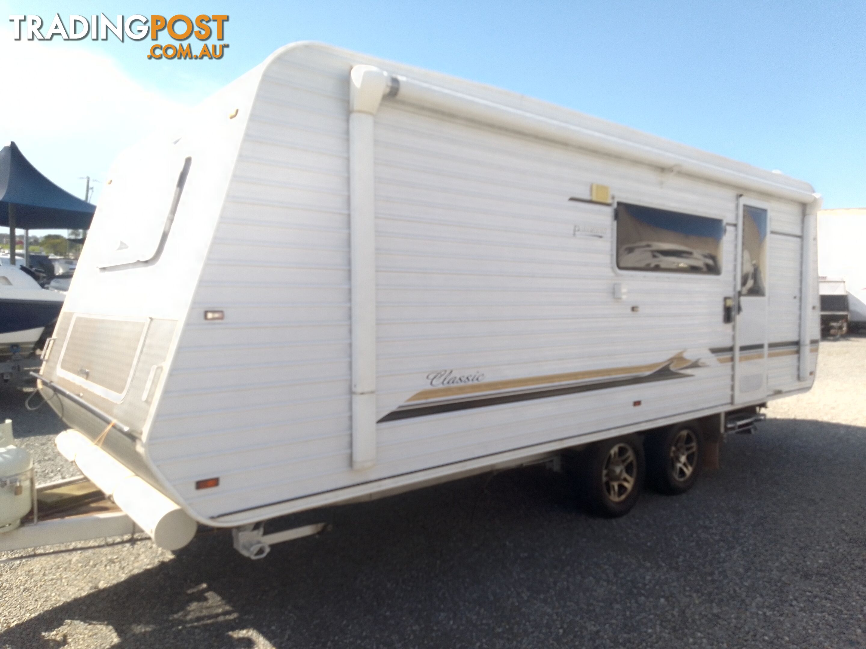 PARAMOUNT CLASSIC 21.5FT SEMI OFF-ROAD TOURING CARAVAN