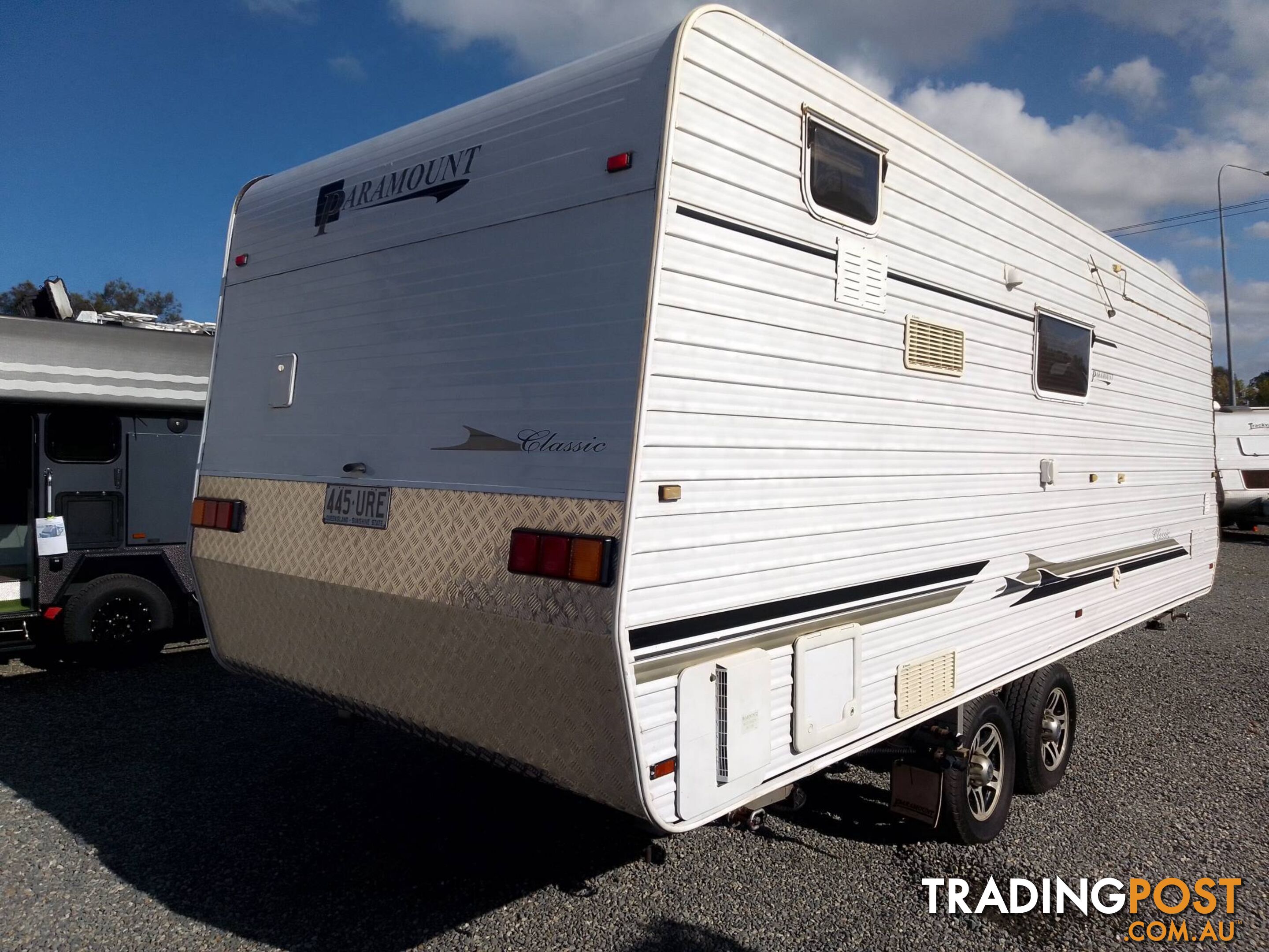 PARAMOUNT CLASSIC 21.5FT SEMI OFF-ROAD TOURING CARAVAN