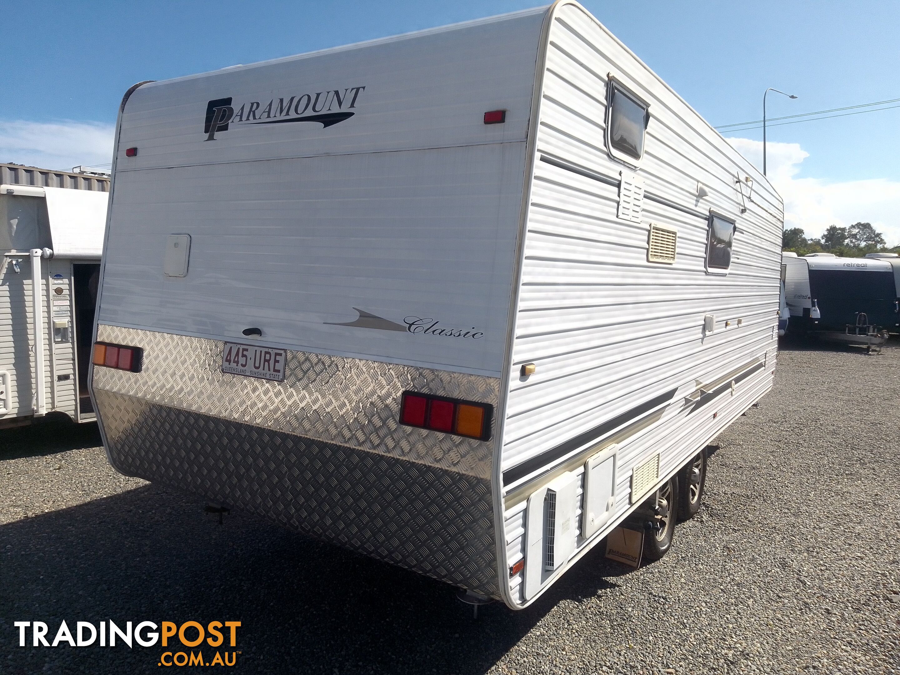 PARAMOUNT CLASSIC 21.5FT SEMI OFF-ROAD TOURING CARAVAN