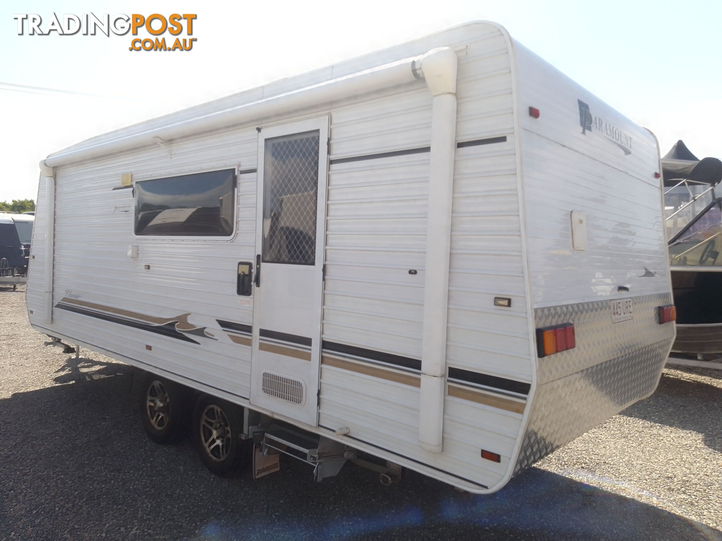 PARAMOUNT CLASSIC 21.5FT SEMI OFF-ROAD TOURING CARAVAN