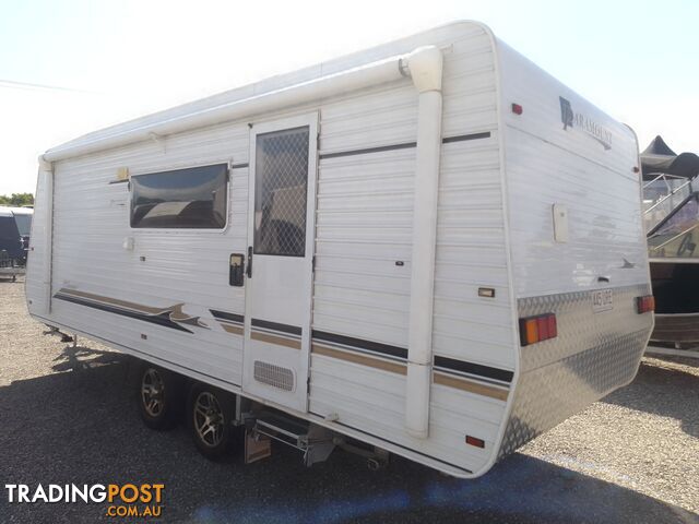 PARAMOUNT CLASSIC 21.5FT SEMI OFF-ROAD TOURING CARAVAN