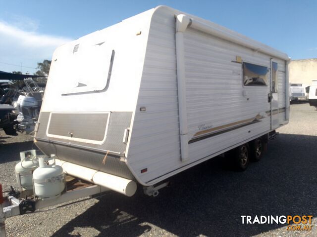 PARAMOUNT CLASSIC 21.5FT SEMI OFF-ROAD TOURING CARAVAN